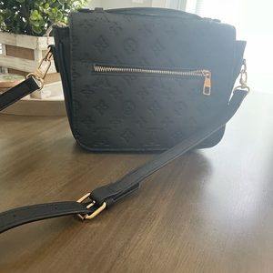 LV Cross body